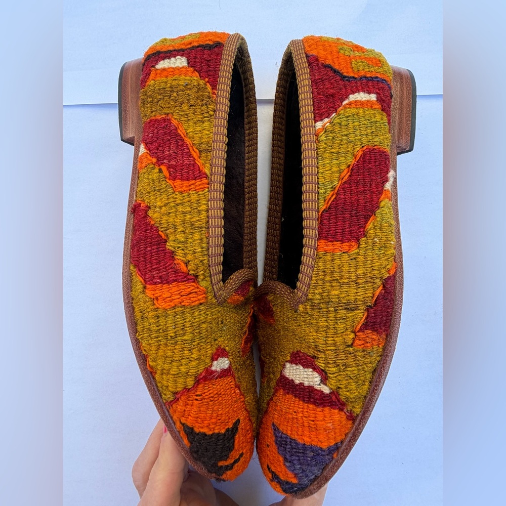 Res Ipsa Kilim Slippers – Handmade Woven Wool & Leather – Size 10 – Unique Pair - Picture 6 of 11